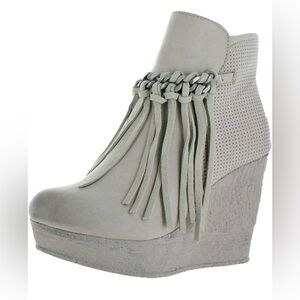 NEVER WORN! Sbicca Women's Zing Wedge Ankle Suede Leather Fringe Bootie